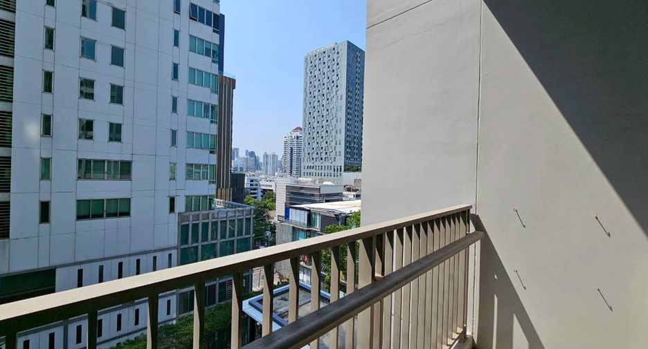 For rent and for sale 1 bed condo in Watthana, Bangkok