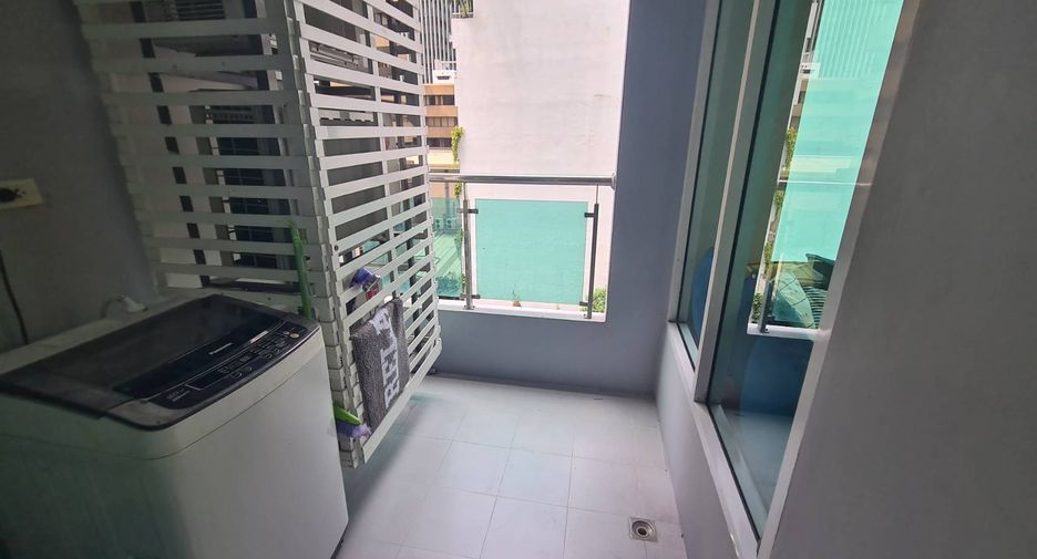 For rent 2 bedrooms condo in Watthana, Bangkok