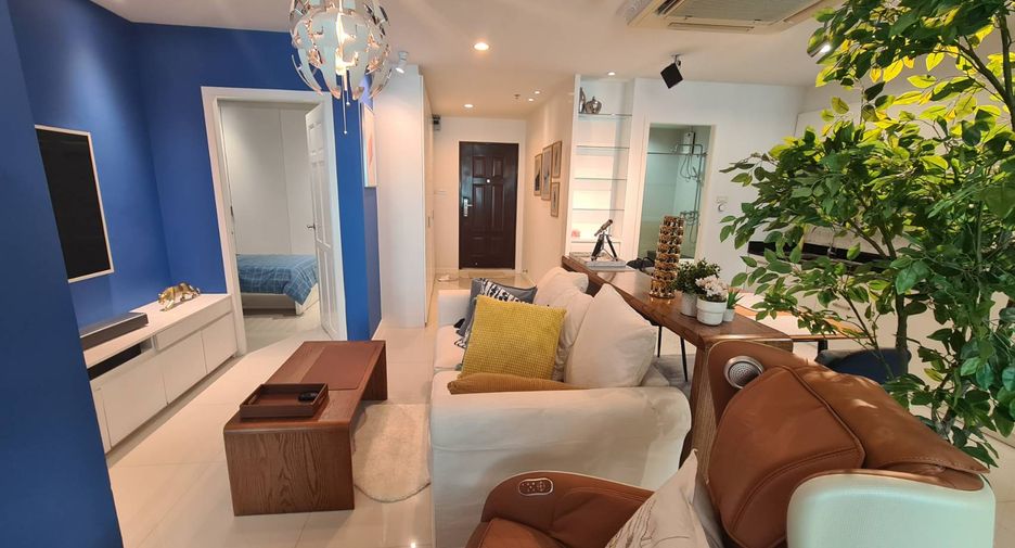 For rent 2 bedrooms condo in Watthana, Bangkok