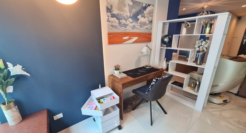 For rent 2 bedrooms condo in Watthana, Bangkok