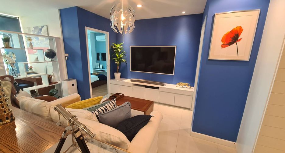 For rent 2 bedrooms condo in Watthana, Bangkok