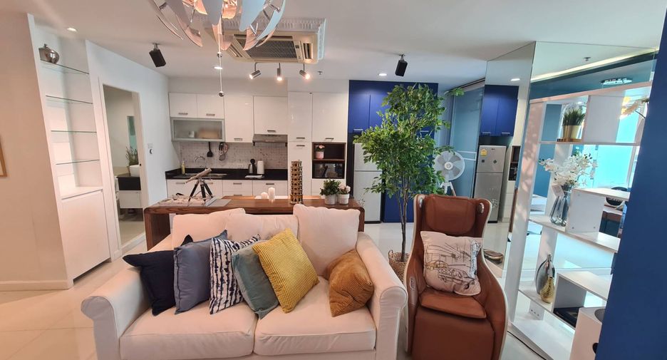 For rent 2 bedrooms condo in Watthana, Bangkok