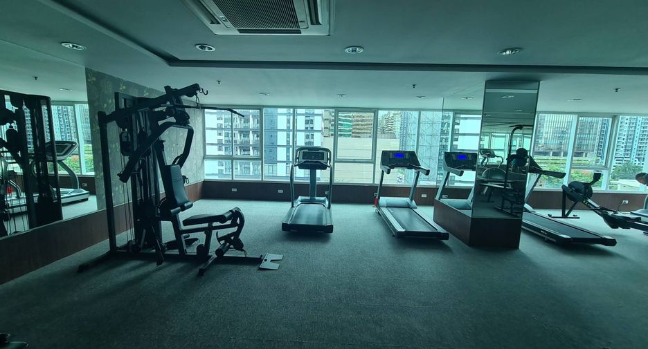 For rent 2 bedrooms condo in Watthana, Bangkok