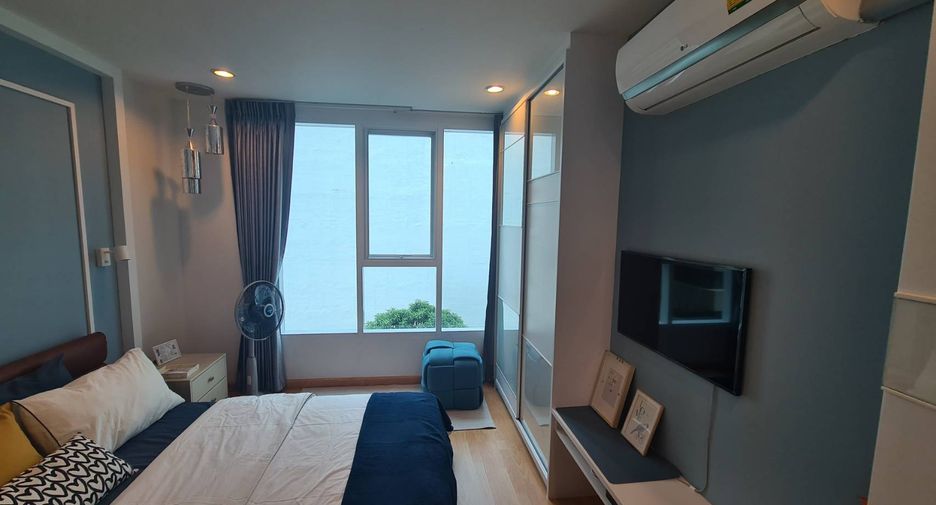 For rent 2 bedrooms condo in Watthana, Bangkok
