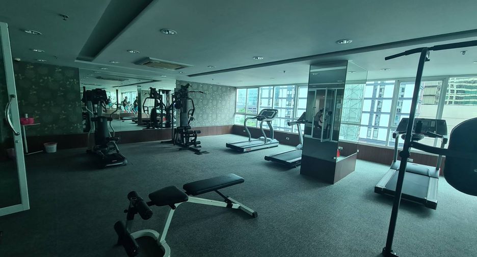 For rent 2 bedrooms condo in Watthana, Bangkok