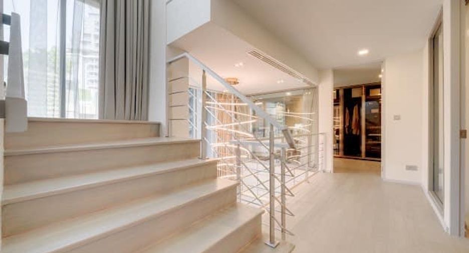 For rent 3 bedrooms condo in Watthana, Bangkok