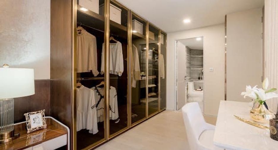 For rent 3 bedrooms condo in Watthana, Bangkok