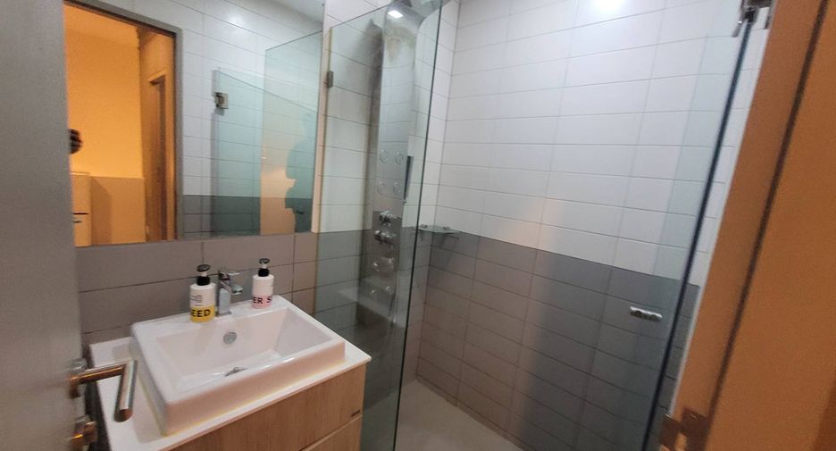 Wohnung zur Miete mit 2 Zimmer in Phra Khanong, Bangkok