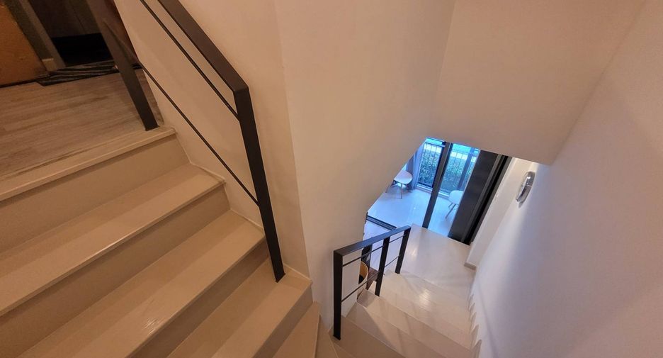 Wohnung zur Miete mit 2 Zimmer in Phra Khanong, Bangkok