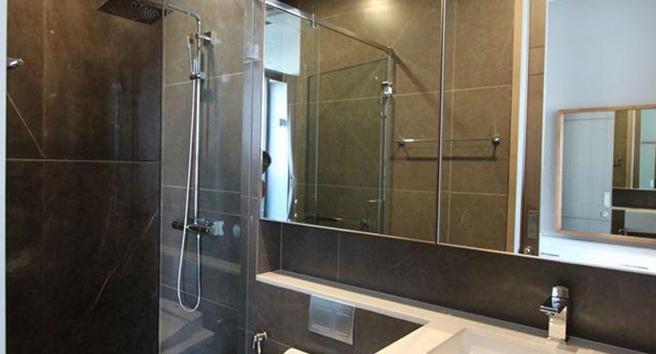 Condo en alquiler y en venta de 1 habitaciones en Watthana, Bangkok