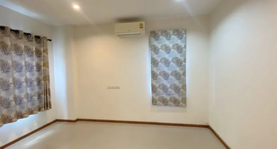For sale 3 ベッドルーム house in Mueang Nakhon Ratchasima, Nakhon Ratchasima