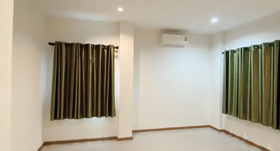 For sale 3 ベッドルーム house in Mueang Nakhon Ratchasima, Nakhon Ratchasima
