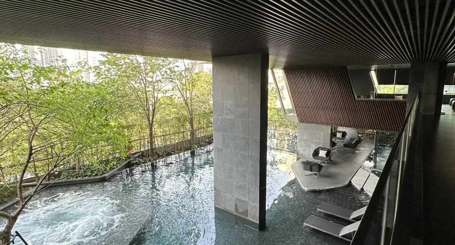 For rent 2 bedrooms condo in Khlong Toei, Bangkok