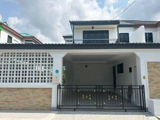 Продажа 4 спальни дом в Na Jomtien, Паттайя