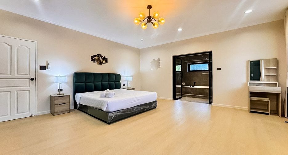For rent 5 bedrooms house in Bang Lamung, Chonburi