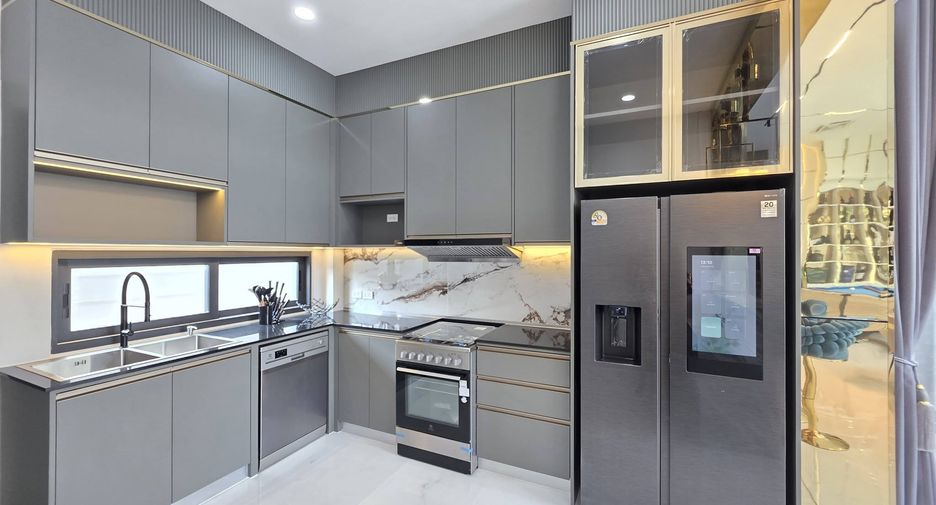 Casa en venta de 4 habitaciones en Bang Lamung, Chonburi