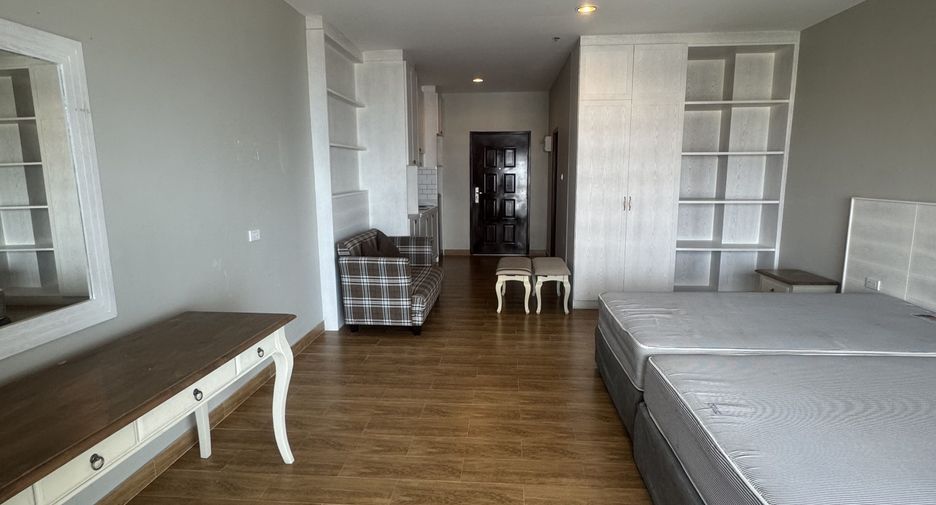 For sale studio condo 