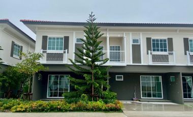 For sale 4 bedrooms townhouse in Bang Lamung, Chonburi