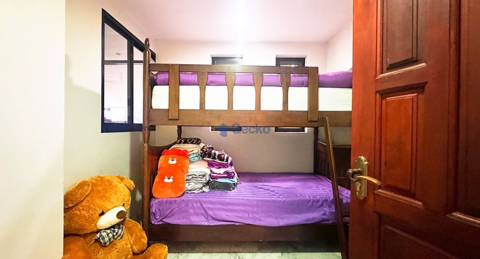 À louer et à vendre 5 chambres maison à Bang Lamung, Chonburi