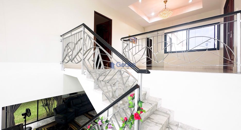 À louer et à vendre 5 chambres maison à Bang Lamung, Chonburi