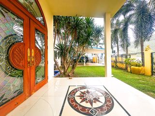 For rent and for sale 5 bedrooms house in Bang Lamung, Chonburi