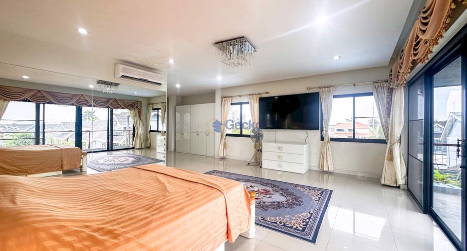 À louer et à vendre 5 chambres maison à Bang Lamung, Chonburi