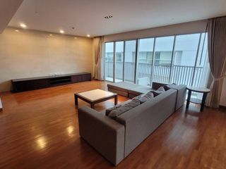 Wohnung zur Miete mit 3 Zimmer in Watthana, Bangkok
