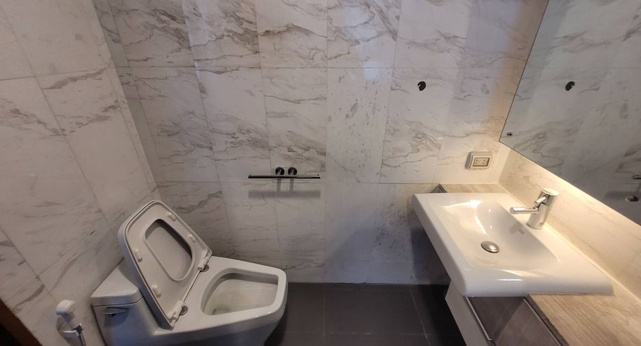 Wohnung zur Miete mit 3 Zimmer in Watthana, Bangkok