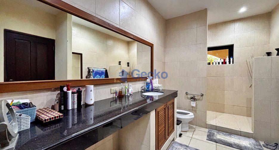 Casa en venta de 4 habitaciones en Bang Lamung, Chonburi