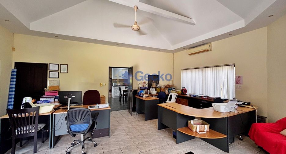 Casa en venta de 4 habitaciones en Bang Lamung, Chonburi