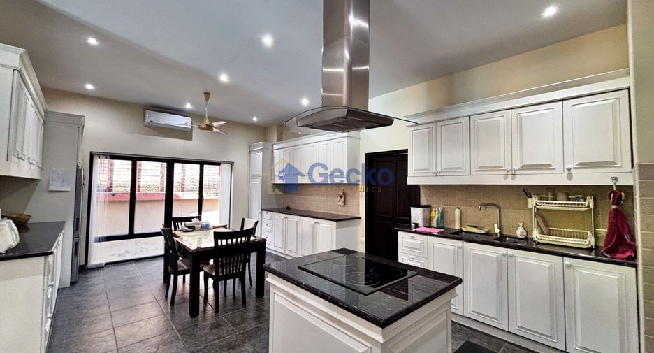 Casa en venta de 4 habitaciones en Bang Lamung, Chonburi