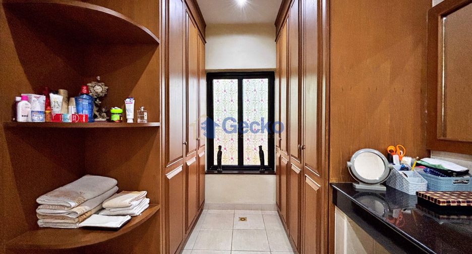 Casa en venta de 4 habitaciones en Bang Lamung, Chonburi