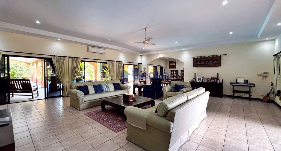 Casa en venta de 4 habitaciones en Bang Lamung, Chonburi