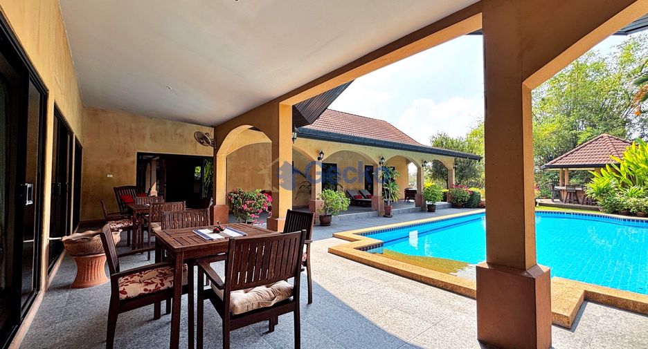 Casa en venta de 4 habitaciones en Bang Lamung, Chonburi
