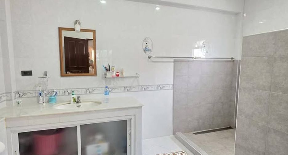 For sale 3 bedrooms house in Bang Lamung, Chonburi