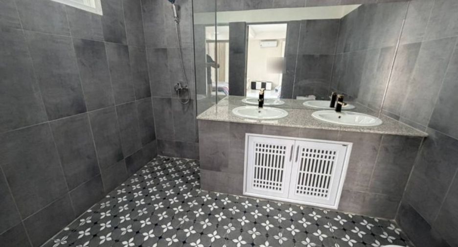 À vendre 6 chambres maison à Bang Lamung, Chonburi