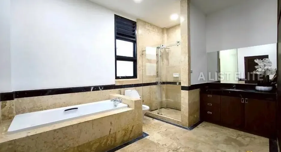 For rent 4 bedrooms house in Bang Lamung, Chonburi