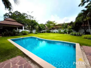 Haus zur Miete mit 4 Zimmer in Bang Lamung, Chonburi