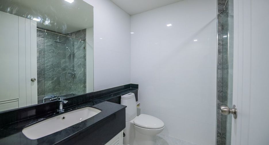 For sale 2 bedrooms condo in South Pattaya, Pattaya