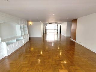 For rent 3 bedrooms condo in Khlong Toei, Bangkok