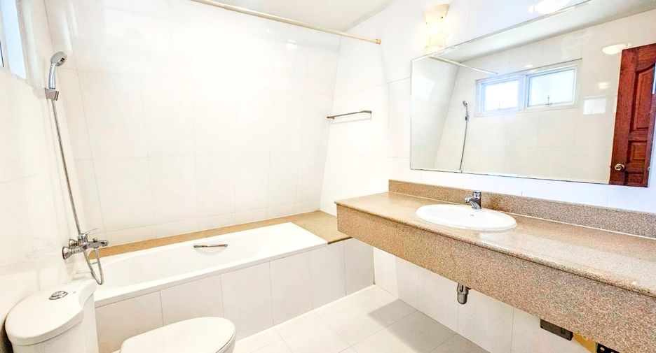 Condo en alquiler de 4 habitaciones en Pathum Wan, Bangkok