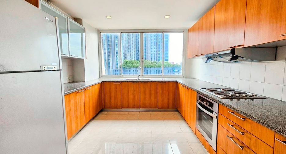 Condo en alquiler de 4 habitaciones en Pathum Wan, Bangkok