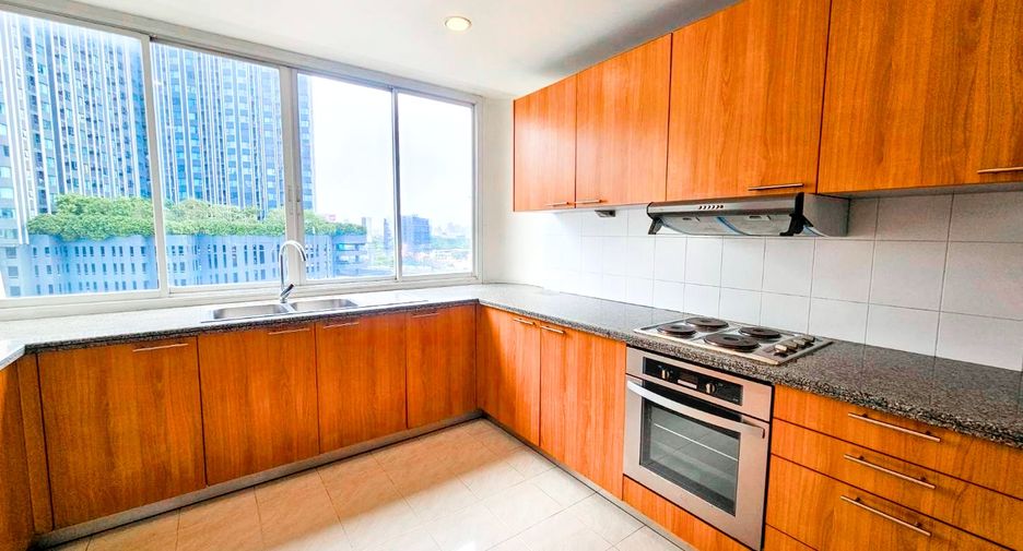 Condo en alquiler de 4 habitaciones en Pathum Wan, Bangkok
