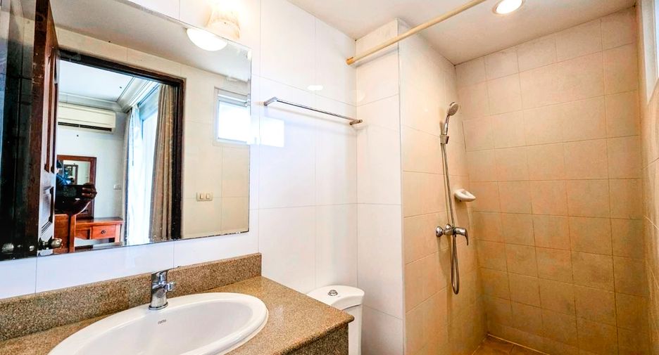 Condo en alquiler de 4 habitaciones en Pathum Wan, Bangkok