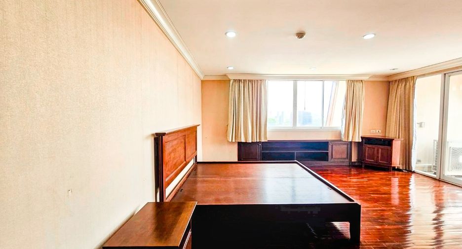 Condo en alquiler de 4 habitaciones en Pathum Wan, Bangkok