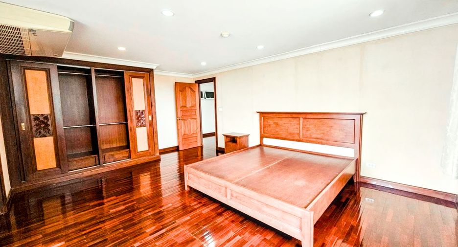 Condo en alquiler de 4 habitaciones en Pathum Wan, Bangkok