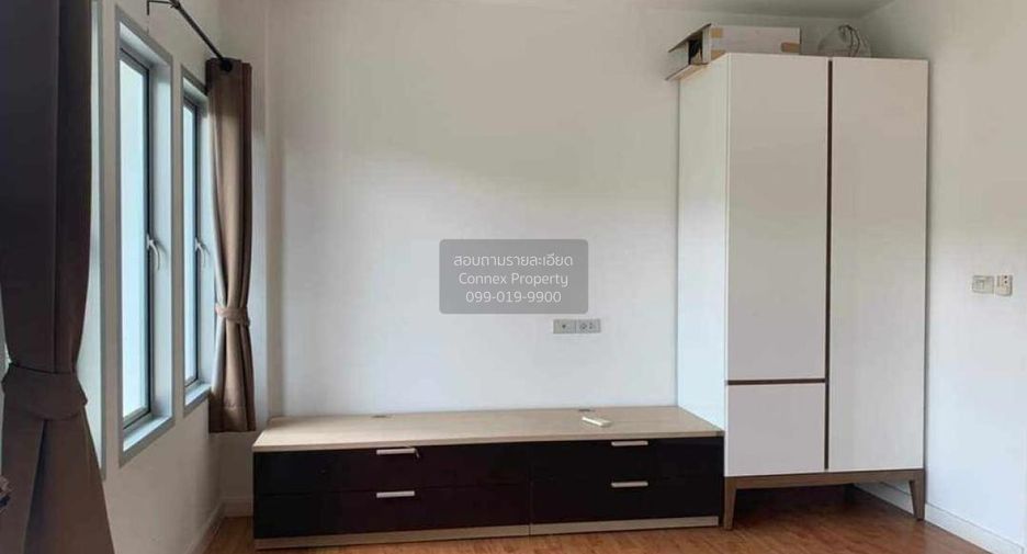 For rent 3 ベッドルーム townhouse in Khan Na Yao, Bangkok