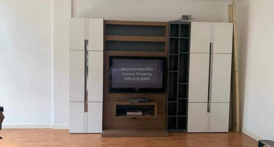 For rent 3 ベッドルーム townhouse in Khan Na Yao, Bangkok