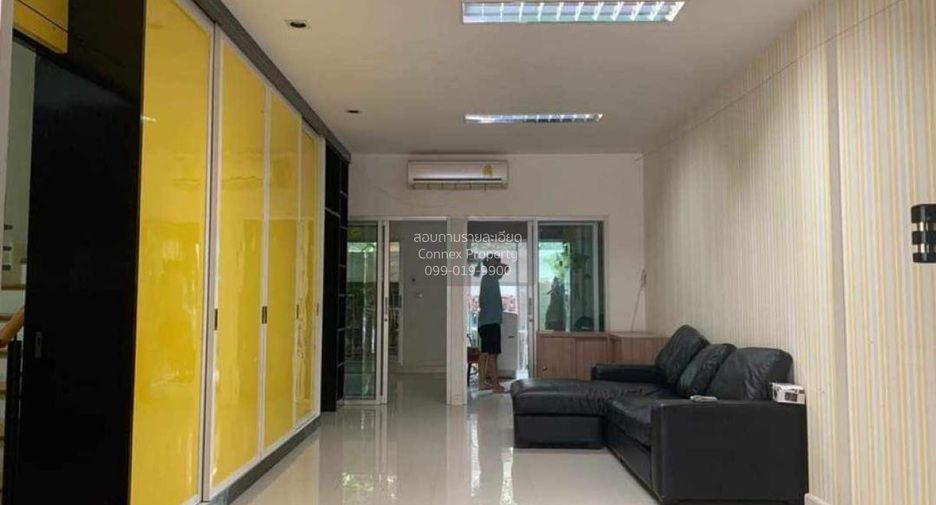 For rent 3 ベッドルーム townhouse in Khan Na Yao, Bangkok