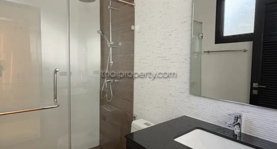For rent and for sale 3 bedrooms house in Bang Lamung, Chonburi